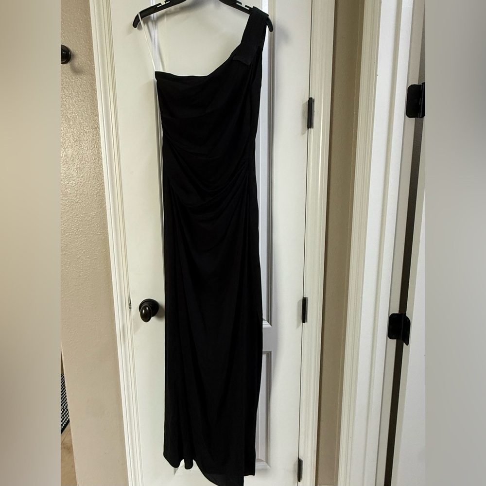 $298 Nordstrom designer Leon Max size M black one shoulder worn once